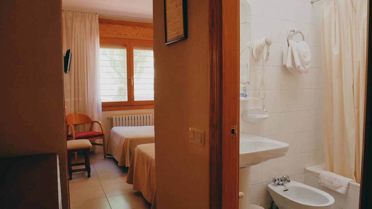 Balneario De Tus Hotel เยสเต ภายนอก รูปภาพ