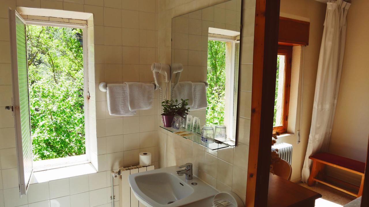 Balneario De Tus Hotel เยสเต ภายนอก รูปภาพ
